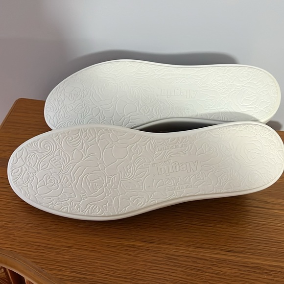 Algeria slip on cheetah print shoes - Picture 2 of 3